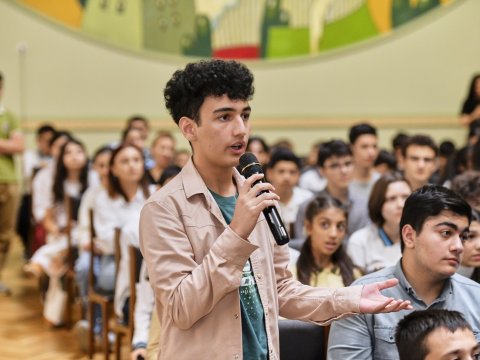 Respublika Uşaq-Gənclər İnkişaf Mərkəzində astronavtlarla görüş keçirilib