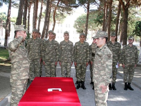 Hərbi qulluqçuların tərxisi davam edir
