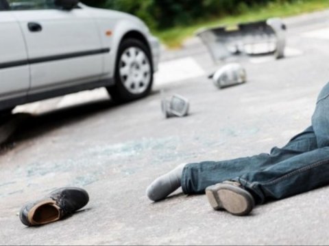 75 yaşlı kişini maşın vurub öldürdü