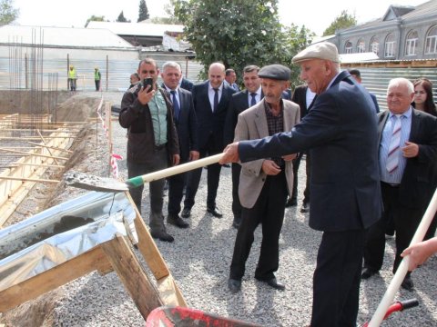 Goranboyda yaşayış binasının təməli qoyuldu - FOTOLAR
