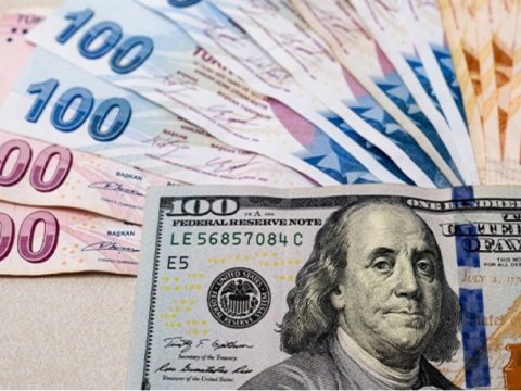 Lirə dollar qarşısında tarixi minimumunu yenilədi