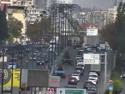 Bu yolda təmir işləri tıxaca səbəb oldu