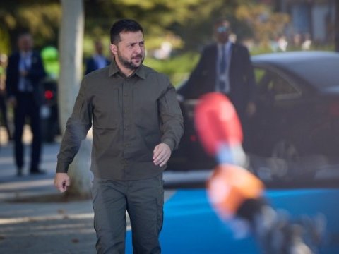 Zelenski Buxarestdədir