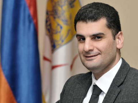 Nazir müavini məhkəmədə müxalif deputata uduzdu