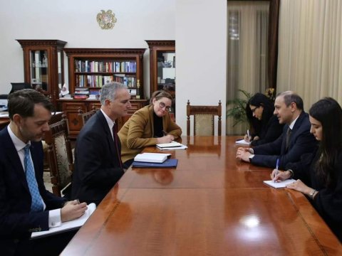 Lui Bono Qriqoryanla Ermənistan-Azərbaycandan danışdı