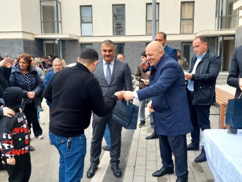 Füzuli şəhərinə köçənlərə evlərinin açarları təqdim olundu