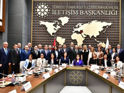 Prezident Administrasiyası 30 dövlət qurumunun mətbuat katibini Türkiyəyə göndərib