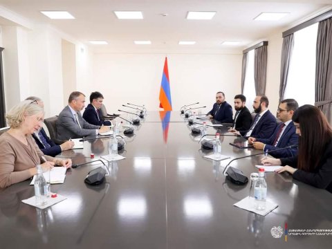 Klaar Mirzoyanla Azərbaycandan danışdı 