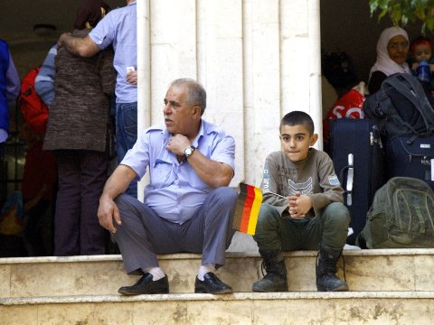 Almanları ən çox qaçqınlar narahat edir - SORĞU