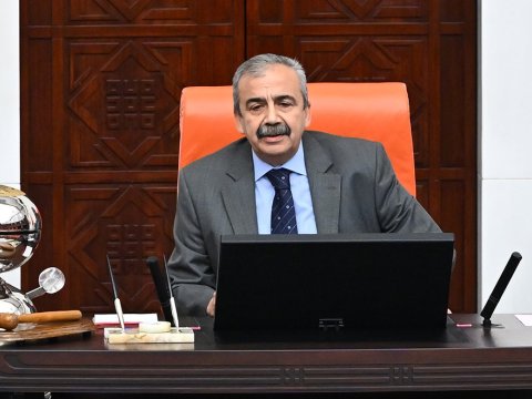 Deputat komediya filminə çəkildi - FOTO