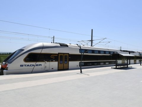 Dəmir yolu ilə sərnişin daşınma 45 %-dən çox artıb