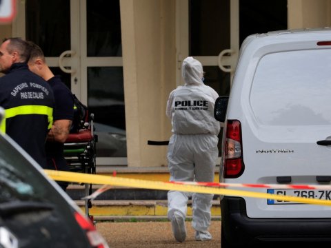 Şagird keçmiş məktəbinə hücum etdi - Ölən və yaralananlar var