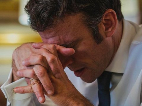 Azərbaycan Emmanuel Makrona dərs verdi