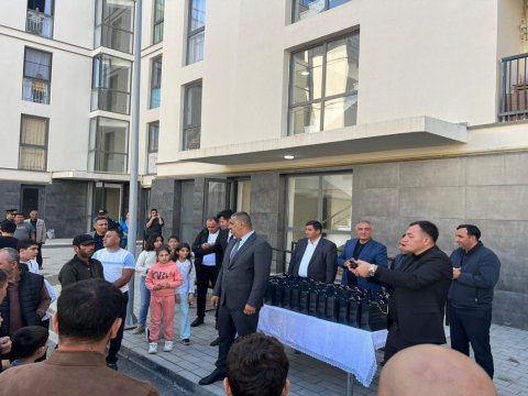 Füzuliyə köçürülən 28 ailəyə mənzillərinin açarları təqdim olundu - FOTOLAR