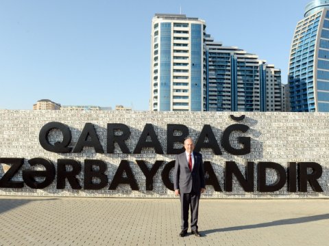 Ersin Tatar Hərbi Qənimətlər Parkında - FOTOLAR
