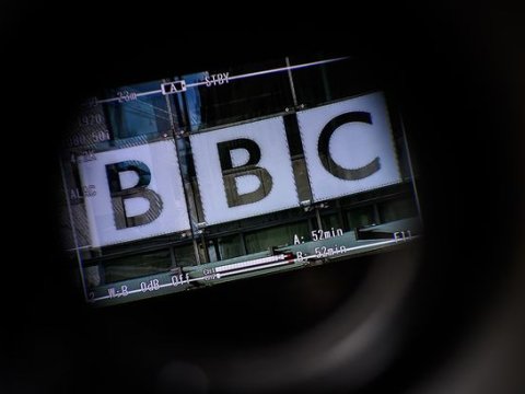 BBC-nin ofisi qırmızıya boyandı