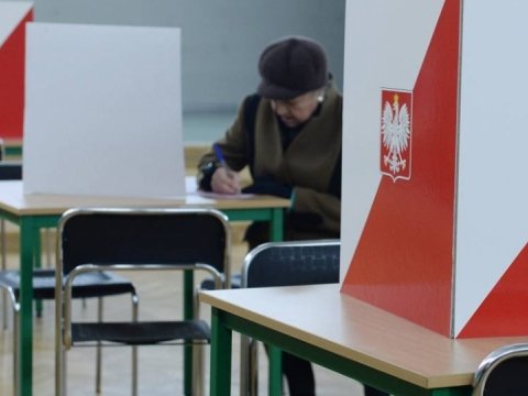 Polşada parlament seçkiləri keçirilir