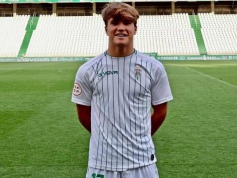 18 yaşlı futbolçu itkin düşdü
