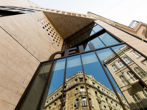 Məşhur universitet arzuolunmaz elan edildi