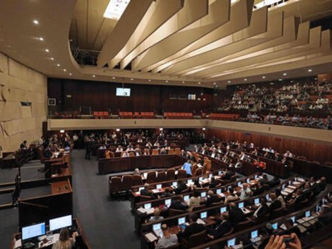 İsrail deputatları 40 dəqiqə sığınacaqda gizləndilər