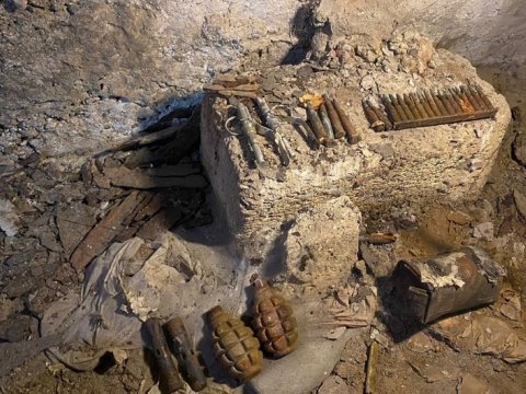 Bakıda əl qumbaraları və avtomat mərmiləri tapıldı - VİDEO