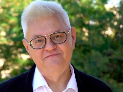 Tanınmış şoumen və dövlət rəsmisi dünyasını dəyişdi