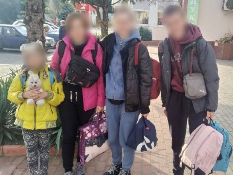 Rusiya işğalındakı bölgədə qalan 3 ukraynalı uşaq xilas olunub - FOTO