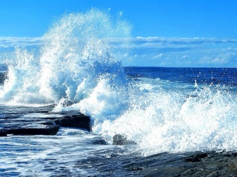 Xəzərdə dalğanın hündürlüyü 4,2  metr - FAKTİKİ HAVA