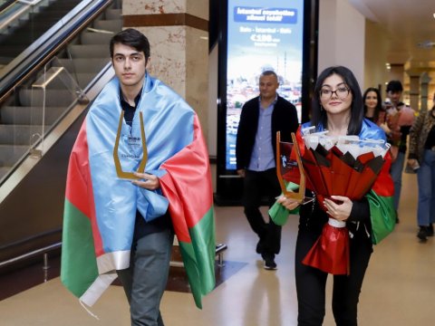 Çempion şahmatçılarımız Vətənə qayıdıblar - FOTO