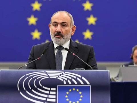 Avroparlament şousu: Paşinyan rəngini mühitə uyğun dəyişir - REAKSİYA