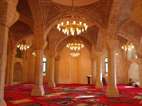 Dini təhsili olmayanlar məscidlərdən uzaqlaşdırılır