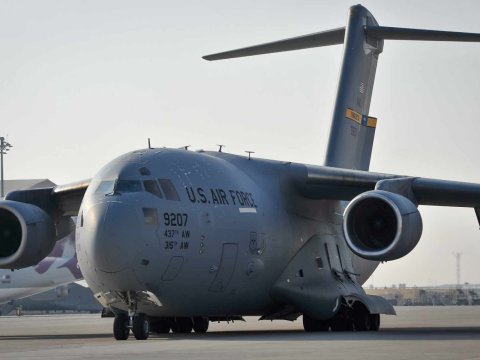 Amerikanın hərbi nəqliyyat təyyarəsi İsrailə endi