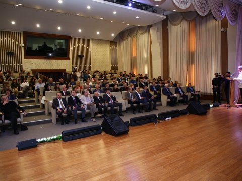 “Böyük sənət hamisi” filminin təqdimatı və “Danışan Əllər” sərgisinin açılışı oldu