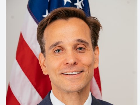 ABŞ rəsmisi Azərbaycana gəlir - SƏBƏB