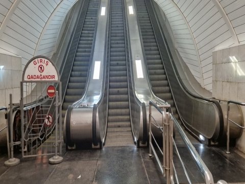Metronun bu stansiyasında eskalator təmirə BAĞLANIR