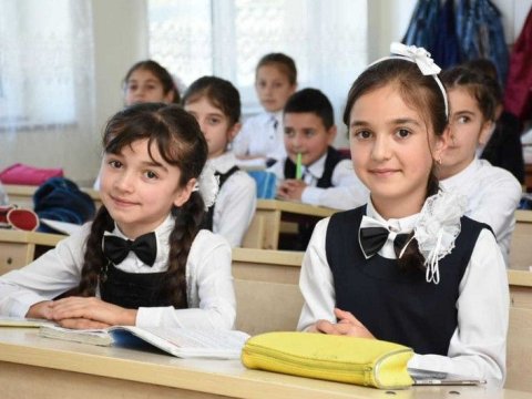 Noyabrda şagirdlər 16 gün dərsə getməyəcəklər - SƏBƏB