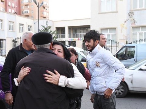 Bu gün 83 laçınlı doğma yurda qayıtdı - FOTOLAR