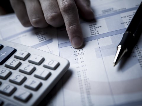 Sadələşdirilmiş vergi üçün 200 min manat limiti artırılmalıdır - Deputatlardan DƏSTƏK