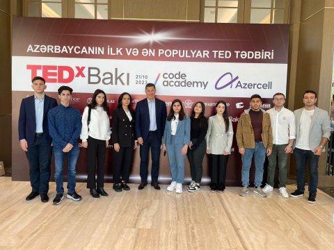 Sinan Oğan azərbaycanlı şəhid övladları ilə görüşdü