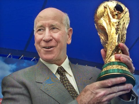 Əfsanəvi futbolçu vəfat etdi 