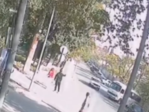 Gəncədə avtobus belə aşdı - Anbaan görüntülər 