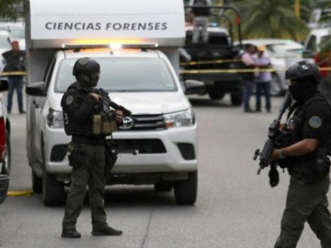 Meksikada 13 polis əməkdaşı GÜLLƏLƏNDİ