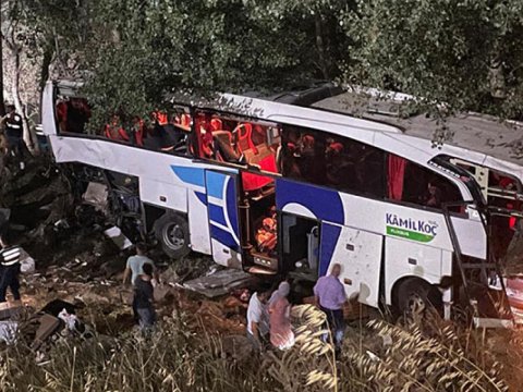 Türkiyədə avtobus aşdı - 38 nəfər yaralandı