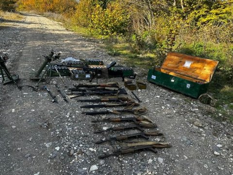 Ağdamda silah-sursat tapıldı - FOTO