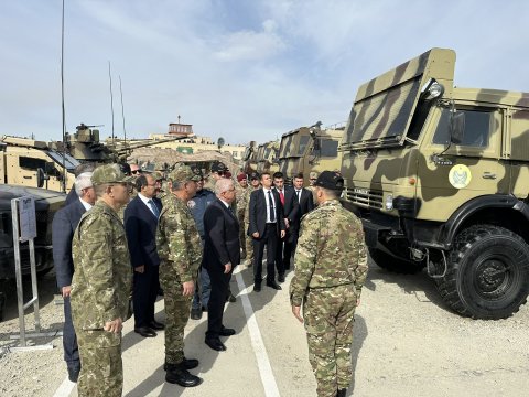 Azərbaycan Ordusunun arsenalında olan hərbi texnika - FOTOLAR