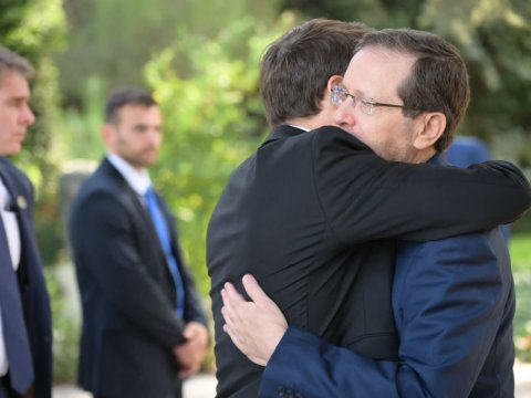 İsrail prezidenti Makrona təşəkkür etdi - Bu çətin vaxtlarda...