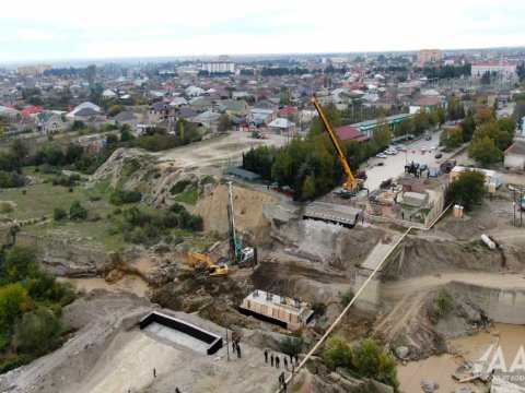 Uçan körpüyə alternativ yol çəkildi - VİDEO