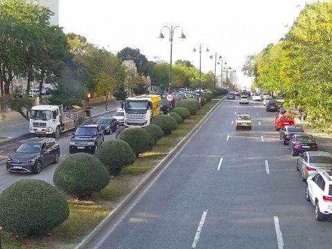 Bakının bu küçəsi istiqamətində tıxac var