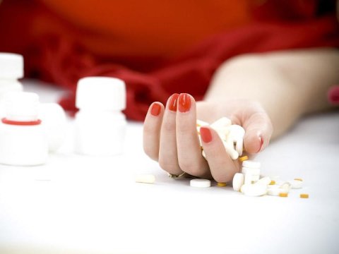 Sumqayıtda qadın dərman içərək intihar etdi