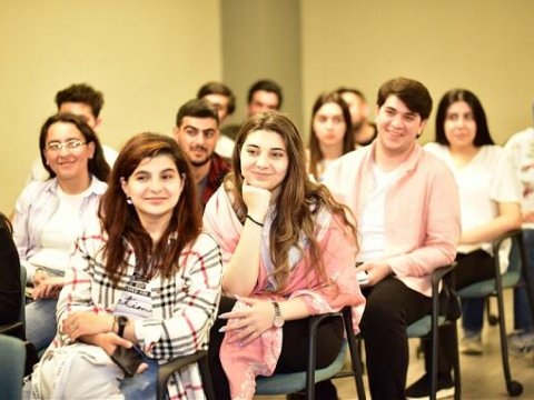 Yüksək bal toplayanların çoxu qızdır - Komitə